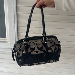 Black/Gray Signature C Coach Shoulder Bag (G0826 -12430)